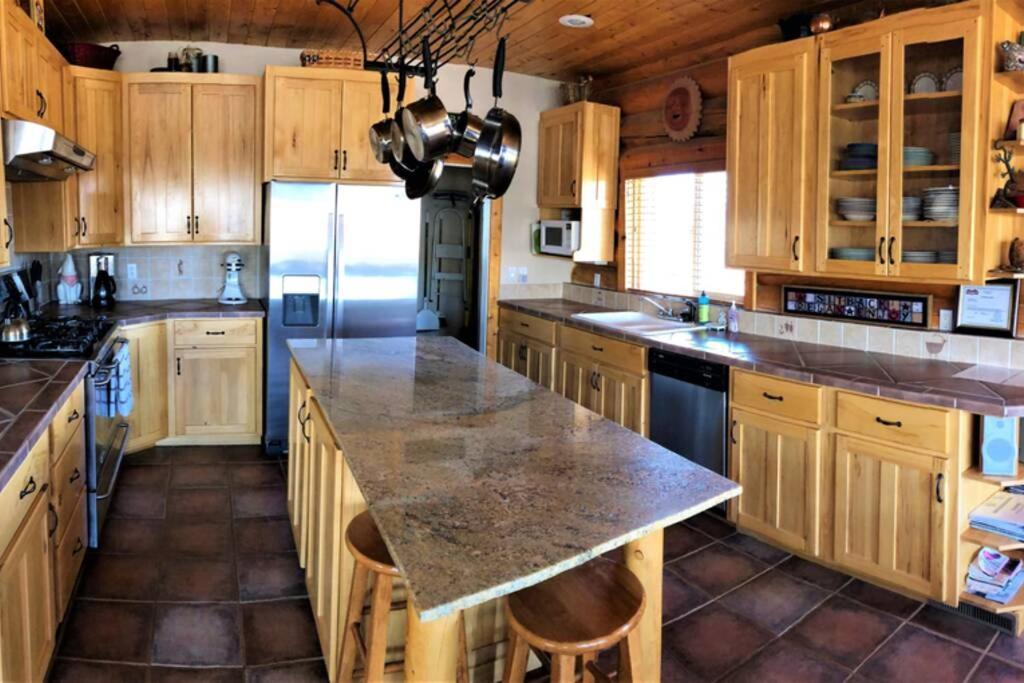 Red Rock Ranch Log Cabin: Large, Fully Furnished Escalante Exteriér fotografie